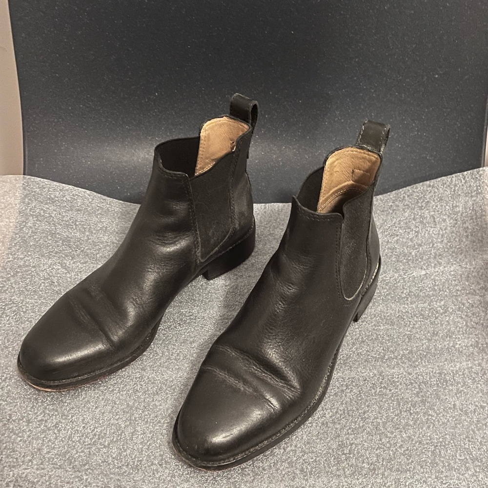 MADEWELL black leather Chelsea boot size 36-37 / 6.5